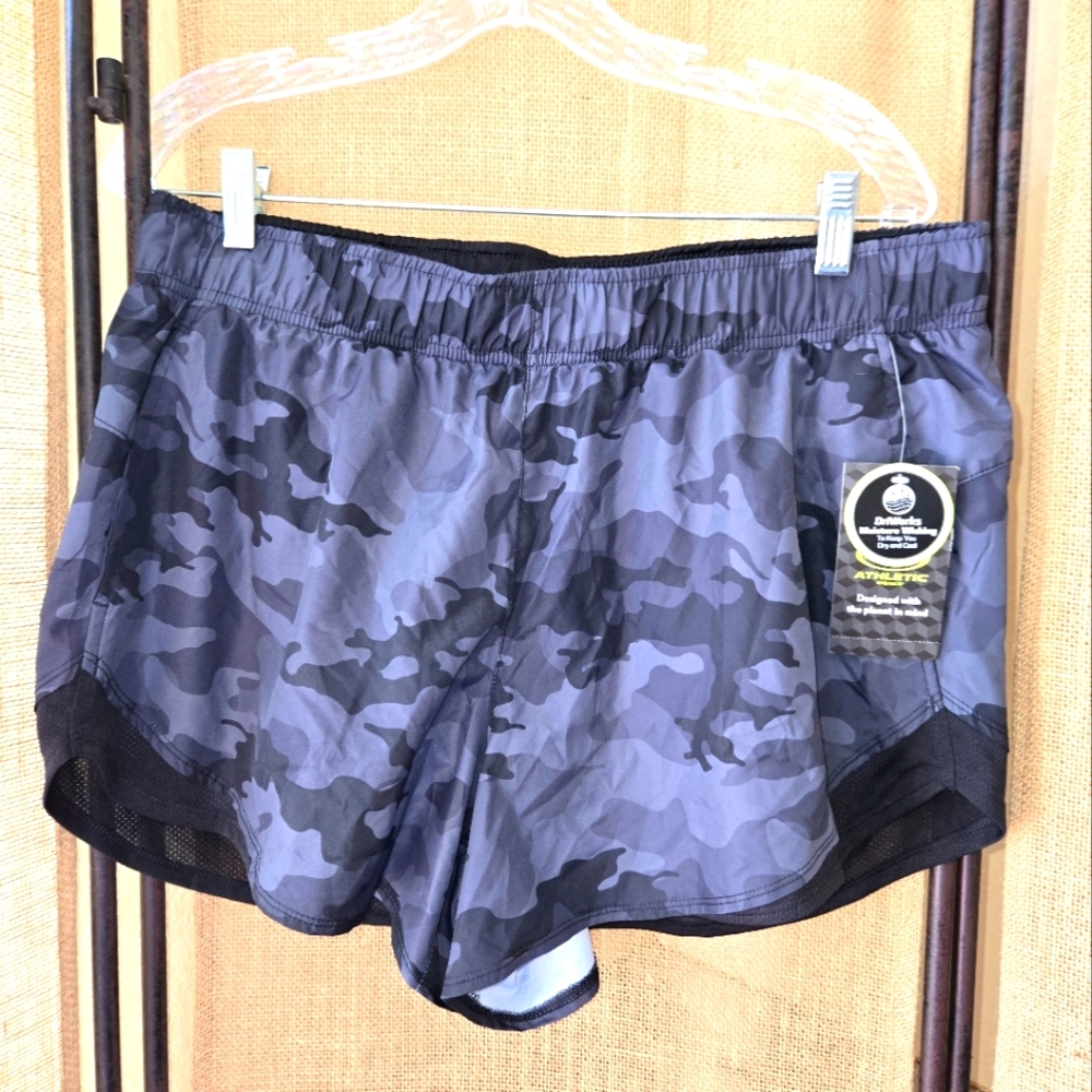 NWT Women's Athletic Works Driworks Gray Camouflage Athletic Shorts Size L
